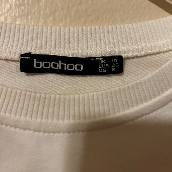 White cropped hoodie with woman graphic - Picture 6 of 7